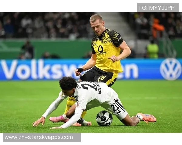 德天空报道法兰克福高层未考虑解雇托普默勒将失利责任归于球员表现