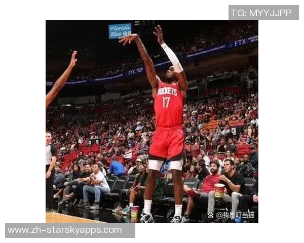 普尔半场表现平平10投仅4中三分球全失仅得10分助攻和篮板均不突出